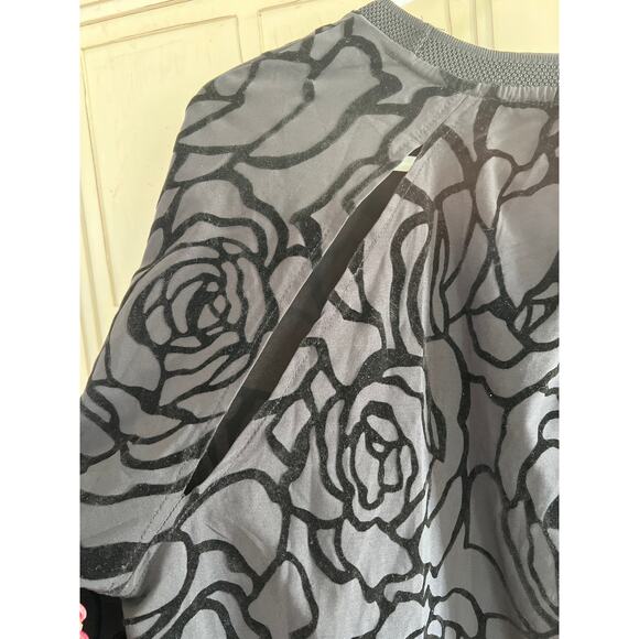 Fabletics size medium black long sleeve activewear top with velvet rose design - Picture 6 of 7